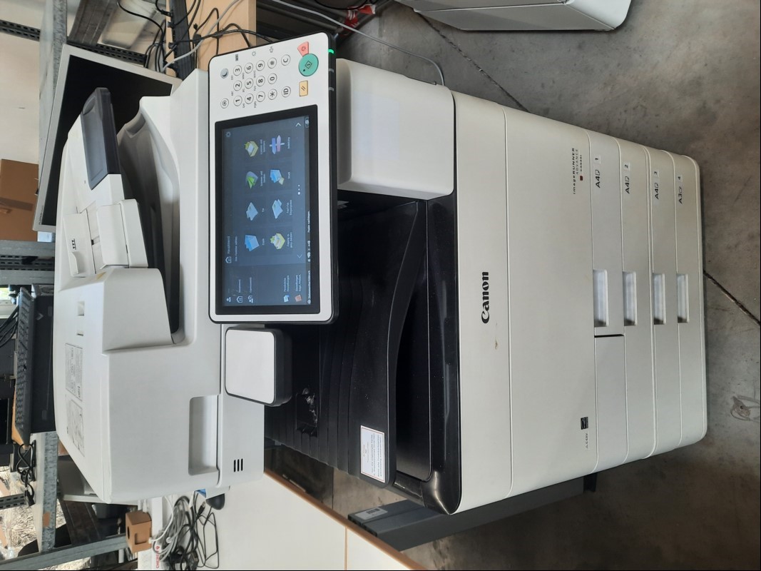 Canon iR Advance C5535i rebuild, SN: XMH11009,4 Papierkassetten, Faxkarte, Zähler 120 gesamt: 62739, 124 color:28069, 109 s/w: 34670
Gehäuse vergilbt, Gehäuse mit leichten Schäden Zählerliste und Testseite gedruckt, Ausdrucke gut
keine weiteren Te...
