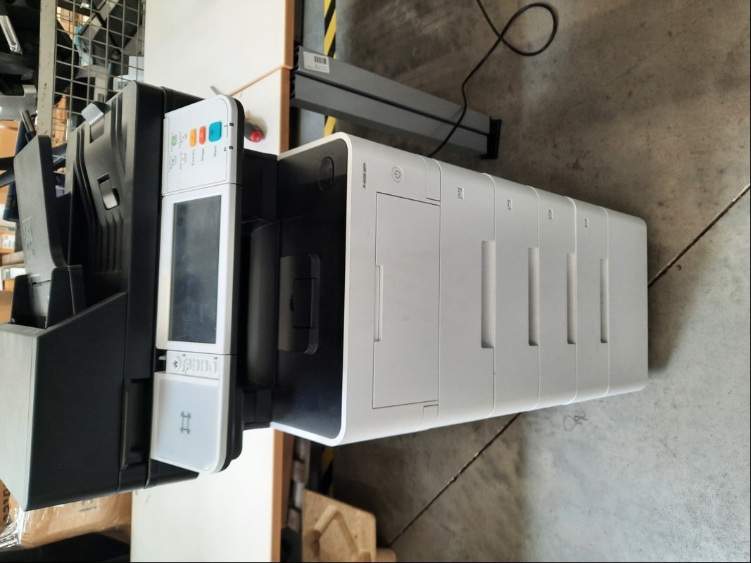 Utax 4539i MFP SN WDX3300316, Drucken Kopieren Faxen Scannen, 4 Papierkassetten, Unterschrank, optisch guter Zustand, Zähler: 9686, Toner ca. 80%, alle Angaben ohne Gewähr, keine weiteren Tests durchgeführt, keine Garantie auf Vollständigkeit und ...