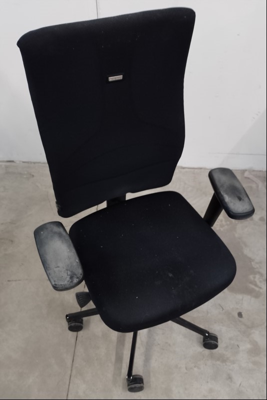 Bürodrehstuhl Lento Laboro 4D AL hR (schwarz) mit starken Verschmutzungen (siehe Bild), nur Selbstabholung! Kein Versand/Verpacken möglich! (ID=E14-00)