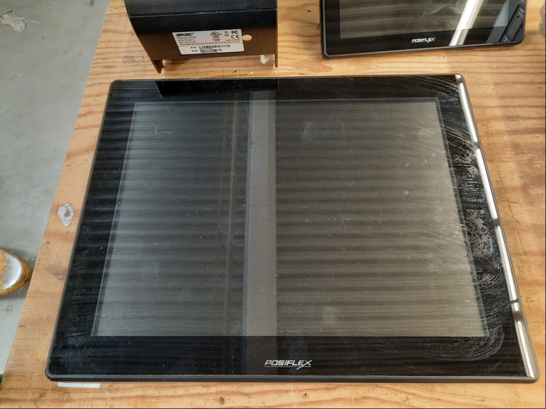 Teile aus Kassensystem mit Touchkasse Posiflex XT-3815 (ohne Standfuß), Kunden-Monitor(ohne Standfuß, Netzteil), SNBC Thermo-Bon-Drucker BTP-R180II, Kassen-Waage, Magellan SL 9800i, vereinzelte Verschmutzungen und Klebereste, alles komplett ungepr...