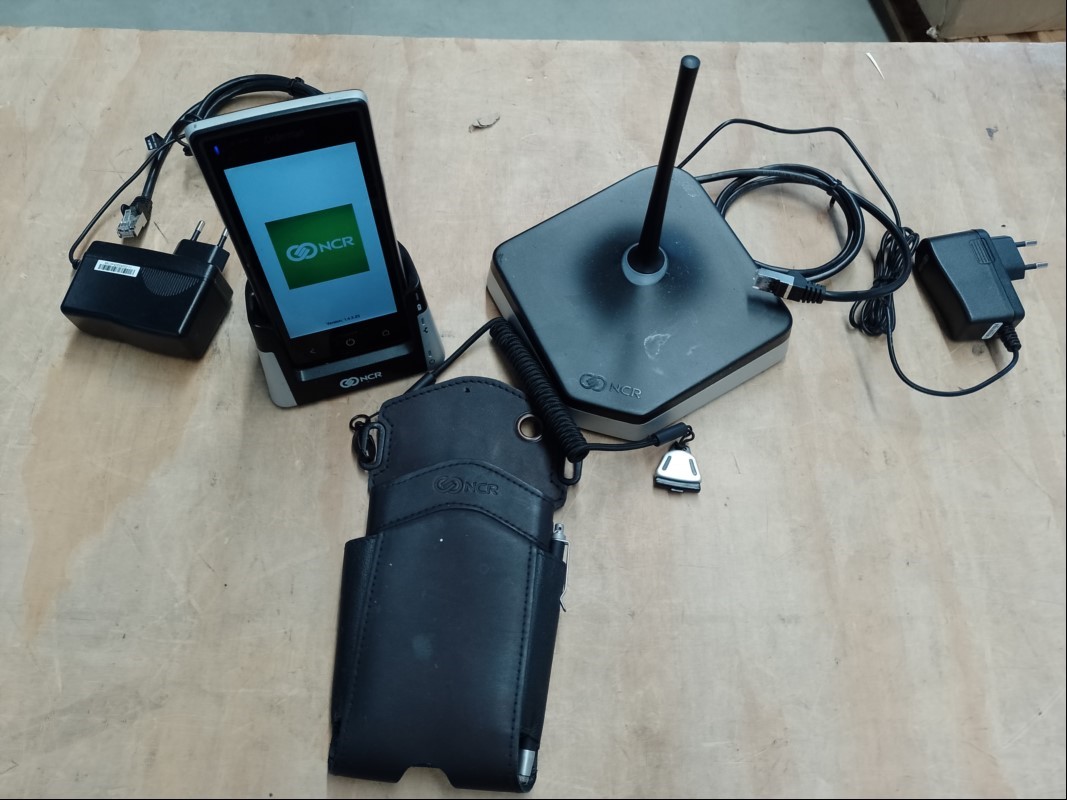 Orderman NCR Orderman7 mit Leder Gürteltasche + Orderman Basisstation4, nur elektrisch nicht auf Funktion geprüft! (ID=V09-13)