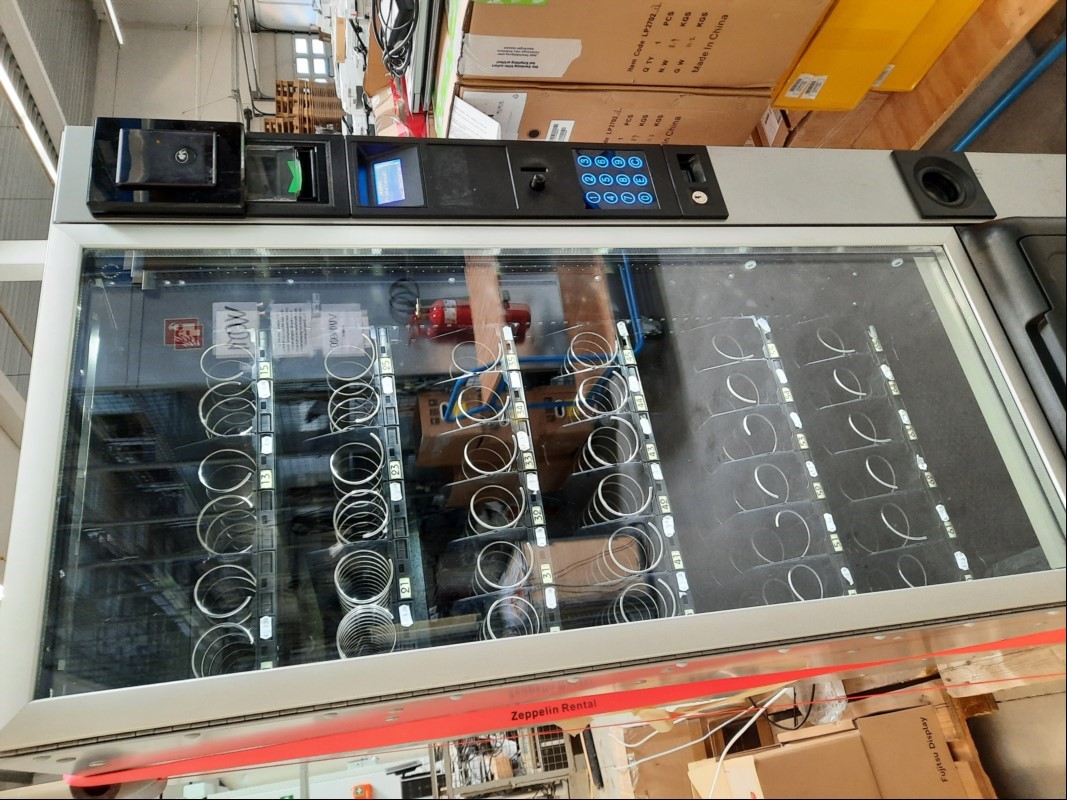 Snackautomat Melodia Classic Codenr. 964502, 1x Schlüssel für die Tür, 2x Schlüssel für das Geldfach, Gerät lässt sich einschalten und bedienen- keine weiteren Tests durchgeführt,  kein verpacken / Versand nur Selbstabholer (ID=V12-00)