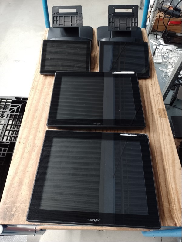 2x Posiflex Kassensystem bestehend aus je: 1x Posiflex Touch Kasse XT-3815 + Kundendisplay LM-3010E-B, 1x Bondrucker und 1x Kassenschublade (1x Ohne Schein/Münzfächer), Kasse ist auseinandergebaut und alles komplett ungeprüft! Keine Garantie auf V...