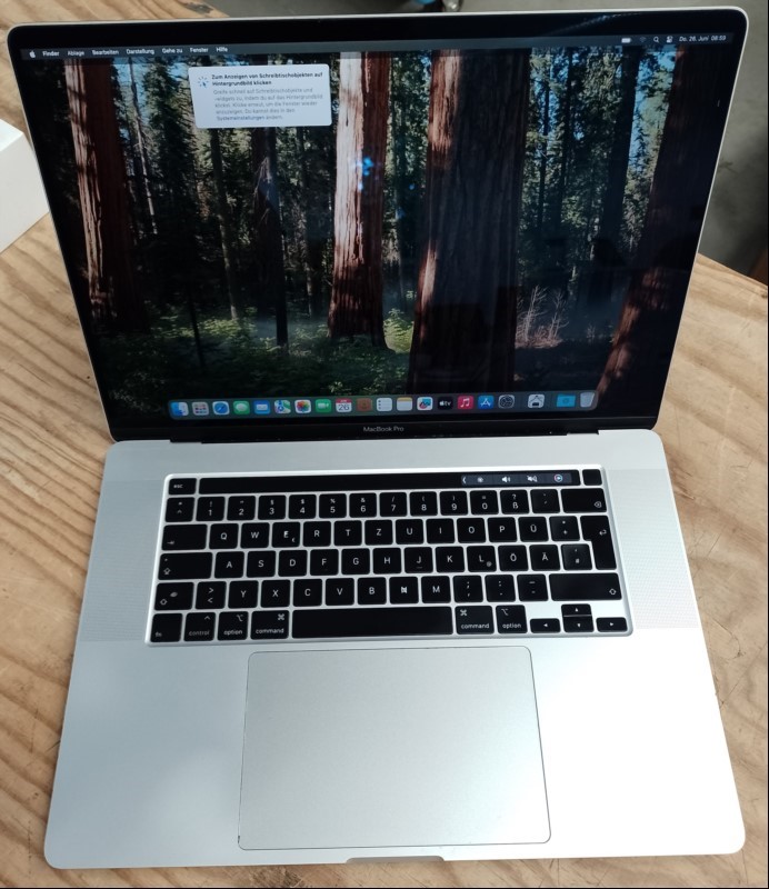 Apple MacBook Pro 16 Retina Touchbar (MacBookPro16,1) silber in OVP mit Intel Core i7-9750H 2,6 GHz (Hexa-Core), 16 GB DDR4 RAM, Display: 40,65 cm (16'') Retina LED Backlit (Auflösung 3072 x 1920) glare, IPS/​IGZO, 1 TB SSD Apple AP1024N SSD (PCIe...