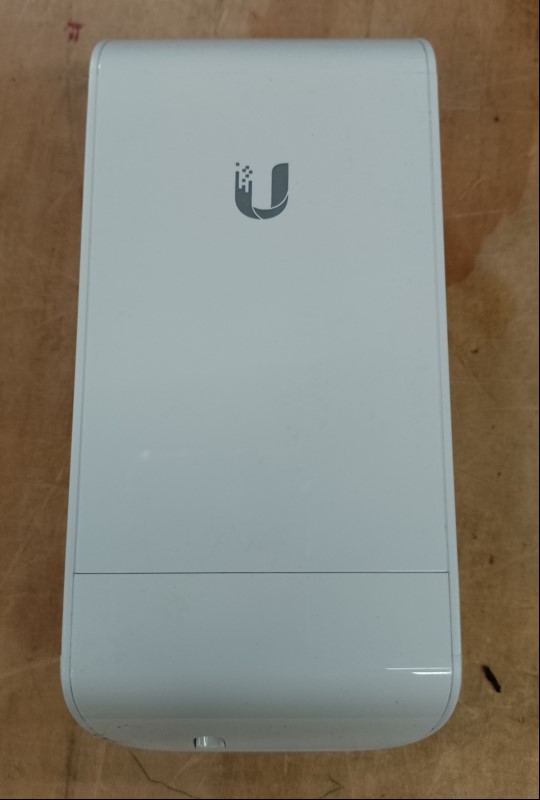 Ubiquiti NanoStation Loco M5, mit Gebrauchsspuren am Gehäuse, ungeprüft! (ID=V06-92)