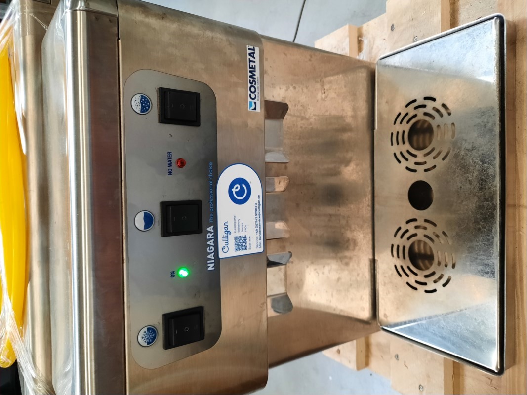 Tafelwasseranlage Cosmetal  niagara 65 TOP, Gerät lässt sich einschalten, LED leuchtet grün,keine weiteren Tests durchgeführt, keine Garantie auf Funktion und Vollständigkeit, kein Versand / verpacken möglich nur Selbstabholer (ID=V12-00)