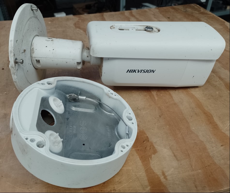 HIKVision DS-2CD2686G2-IZS IP Bullet Kamera, Inbetriebnahme: 02.2023, verschmutzt und ungeprüft! (ID=V14-33)