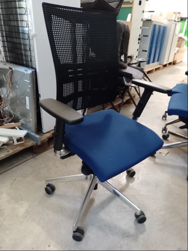 Bürostuhl Nowy Styl Net auf Rollen, Stoffbezug blau, leicht verschmutzt, Gebrauchsspuren, siehe Beispielbild, Nur für Selbstabholer! Kein Versand/Verpacken möglich! (ID=A06-00)