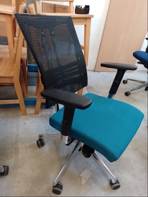 Bürostuhl Nowy Styl Net auf Rollen, Stoffbezug türkis, leicht verschmutzt, Gebrauchsspuren, siehe Beispielbild, Nur für Selbstabholer! Kein Versand/Verpacken möglich! (ID=A06-00)