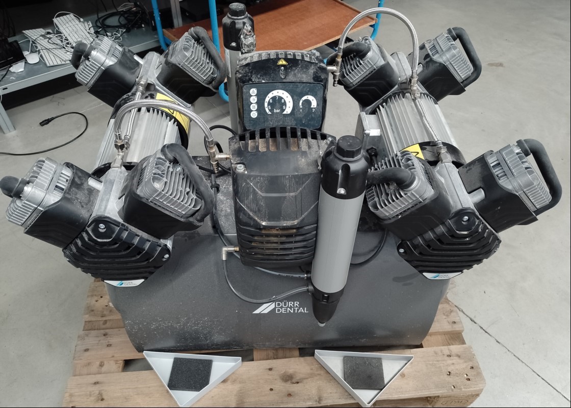 Dürr Kompressor Quattro Tandem (90L Druckbehälter, 2x Kompressor Aggregat, 2x Membrantrockner), Baujahr: 2022, Kompressor ist komplett ungeprüft! Zustand siehe Bilder! (ID=V12-00)