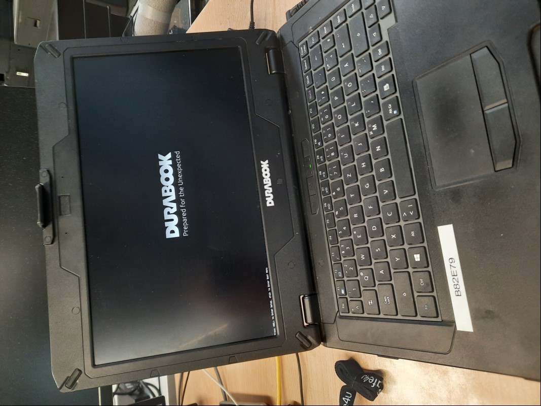 Teile aus WABCOWÜRTH Diagnosesystem für NFZ betehend aus: Durabook (Model: S14I / SN: SY0380200055) inkl. Netzteil, W.EASY Box 2.0 Rev. 1.3 (S/N: 413761) und verschiedenen Adaptern im Hartschalenkoffer (siehe Bilder), Durabook lässt sich starten, ...