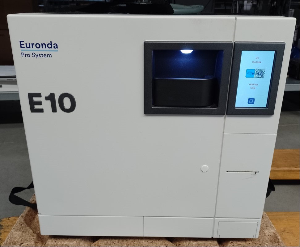 Sterilisator Euronda E10 Autoklav (E10 24L / SNr.: EXD190128) Baujahr: 03.2019, Gerät lässt sich einschalten und meldet: M3 Wartung fällig! Keine weiteren Tests durchgeführt! (ID=V09-11)