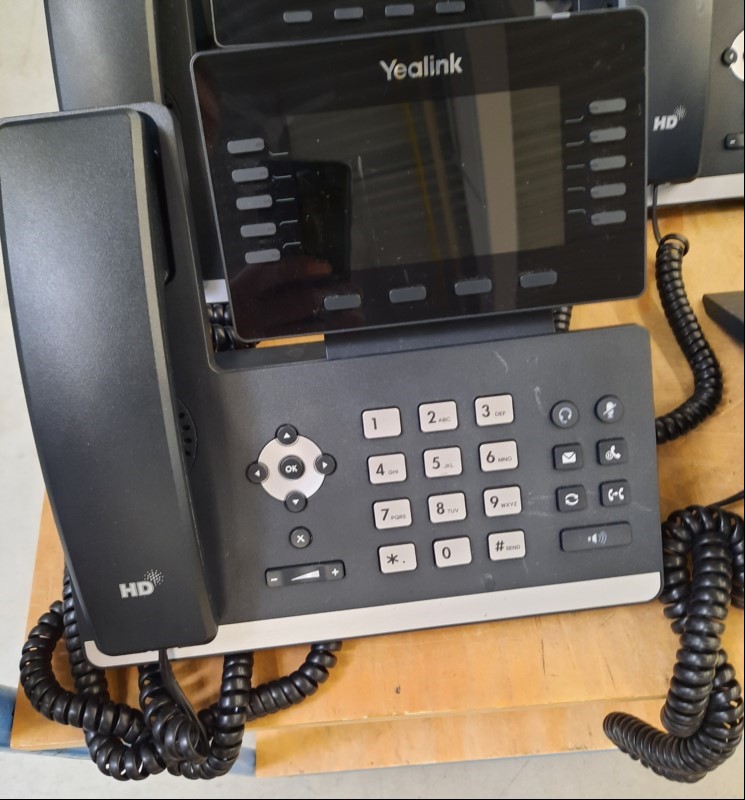YEALINK IP Telefon SIP-T54W V2, teilweise mit Kratzern, Verschmutzungen und Displaykratzern, siehe Beispielbild, ungeprüft keine Garantie auf Funktion und Voillständigkeit (ID=V07-53)
