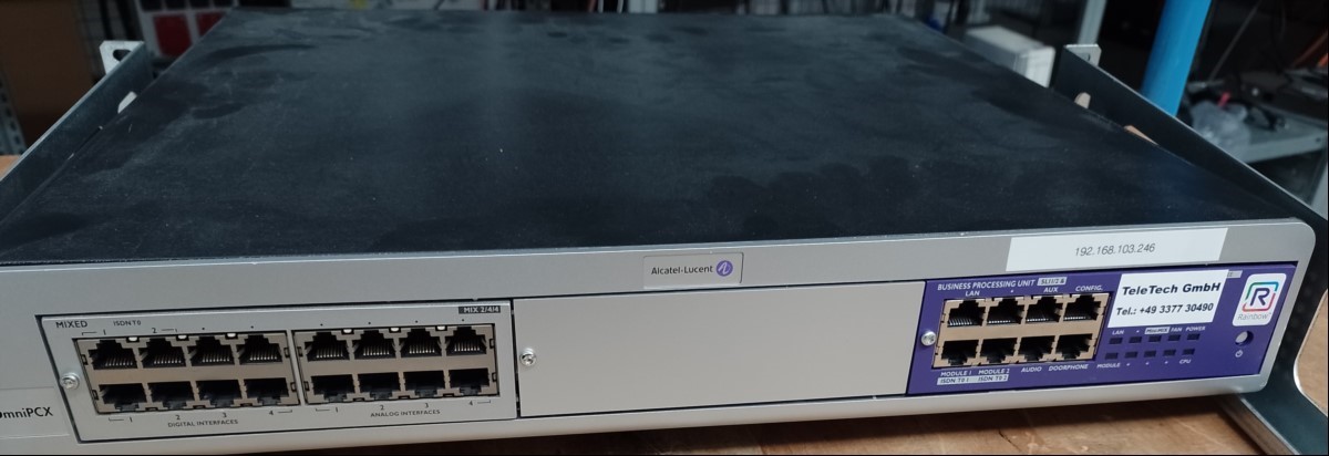Teile aus Telefonanlage Alcatel-Lucent bestehend aus: 1x Telefonanlage Alcatel-Lucent OmniPCX Office Small, ca. 45 Alcatel-Lucent 8028s Telefone, 3x Acatel-Lucent 8068s Telefone und 3x Gigaset SL450, alles komplett ungeprüft/ungesehen, in Kartons ...