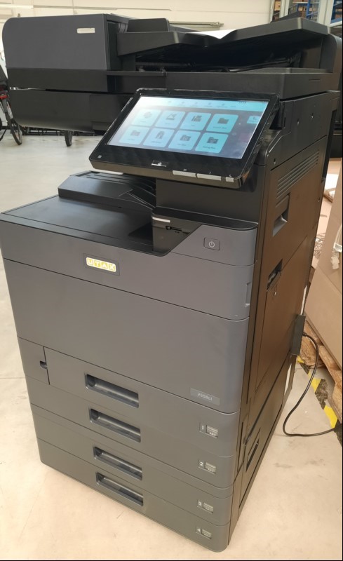 Utax Farbkopierer 2508ci, SN:H574442999, Inbetriebnahme 07.2024, 4 Papierfächer, Toner: ca. 5- 10% Zähler: Black 16255 , Color 11319, laut Statusseite, optisch guter Zustand, Ausdrucke gut, keine weiteren Tests durchgeführt, keine Garantie auf Vol...