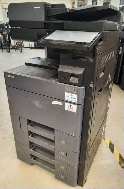 Kyocera TASKalfa 3253ci, SN:RFH9714130 4 Papierkassetten,Zähler total:66442, color:21331, s/w:45111, gebrauchter Zustand mit Verschmutzungen, Klebereste und Abschürfungen am Gehäuse,  Datenlöschung durchgeführt, Reinigung und Service empfohlen, ke...