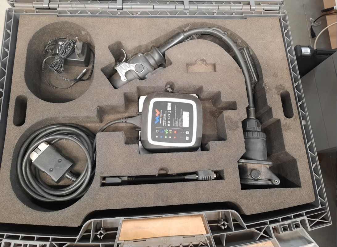 WABCOWÜRTH Diagnoseinterface NFZ EASY Box 2.0 SN:414080 im Koffer, alles ungeprüft, diverse Adaper siehe Bilder, keine Garantie auf Vollständigkeit und Funktionen, alle Angaben ohne Gewähr
 (ID=V10-42)