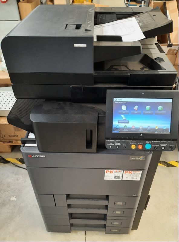 Kyocera Taskalfa 3252ci SN: W2S7214011, Inbetriebnahme 08.2018, 4 Papierkassetten, Zähler total:226543 laut Statusseite, Ausdrucke gut, Gehäuse mit Abschürfungen und Verunreinigungen, Datenlöschung durchgeführt, Reinigung und Service empfohlen, al...