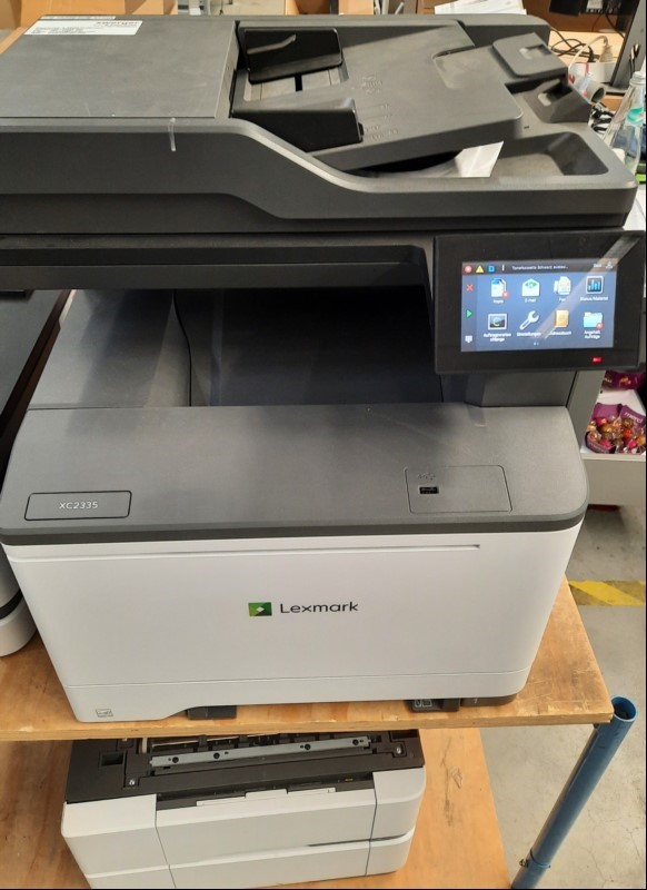 LEXMARK Lexmark XC2335, SN:7531403031FBX, 3 Papierfächer, elektrisch geprüft, Toner black leer, kein Funktionstest möglich, Fehleranzeige Toner leeer !!!!  keine weiteren Tests durchgeführt, alle Angaben ohne Gewähr keine Garantie auf Funktion und...