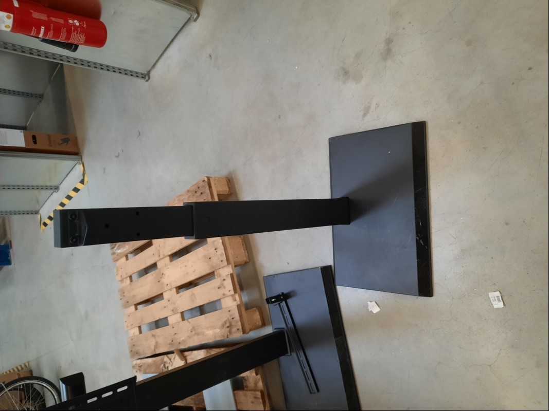 Teile von VC Wall-Mount, nur der Standfuß, Teile fehlen, siehe Bild, kein Versand nur Selbstabholer (ID=V16-00)