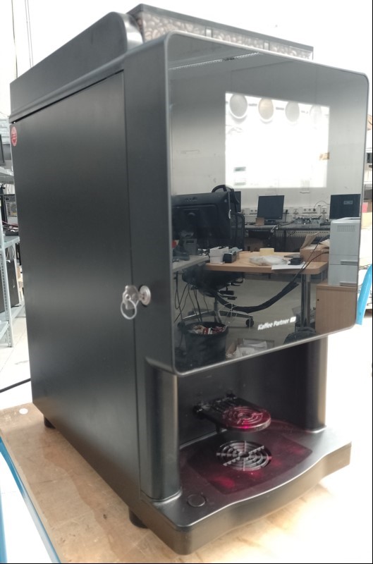 Kaffeeautomat Kaffee Partner MiniBona 2 (Type: T.Top 07 / Mod.: MiniBona 2 E 3 R 1 M), Seriennummer: 20194346768, Inbetriebnahme: 06.2024, 1x Schlüssel, Maschine lässt sich einschalten und meldet: Service Aus 06 A, keine weiteren Tests durchgeführ...