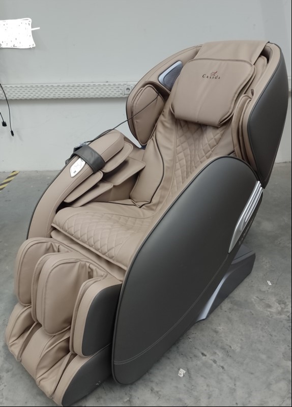 Massagesessel Casada Alphasonic II CMS-532 creme/braun, mit Schnellstart-Panel und Fernbedienung, Seriennummer: A2CB202403210008, Inbetriebnahme: 05.2024, der Massagesessel lässt sich in Betrieb nehmen und Massagefunktion ok, sehr guter optischer ...