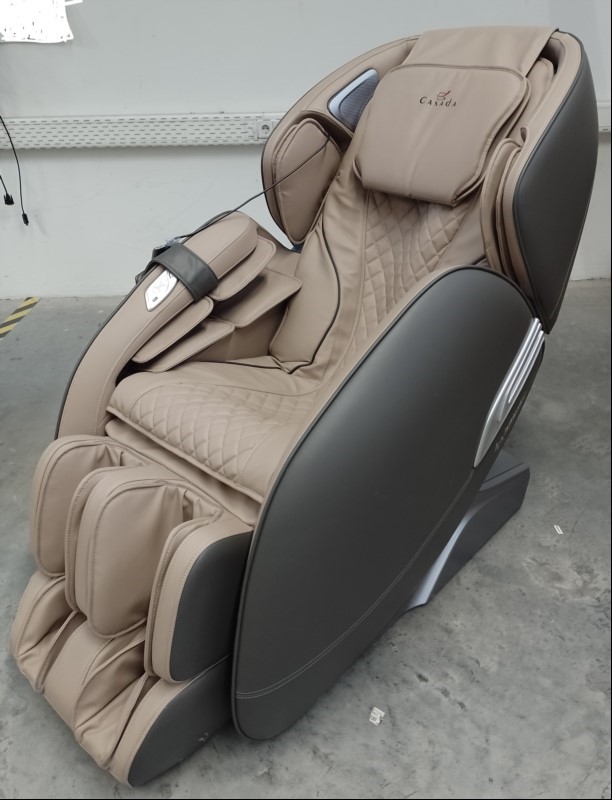 Massagesessel Casada Alphasonic II CMS-532 creme/braun, mit Schnellstart-Panel und Fernbedienung, Seriennummer: A2CB202403210019, Inbetriebnahme: 05.2024, der Massagesessel lässt sich in Betrieb nehmen und Massagefunktion ok, sehr guter optischer ...