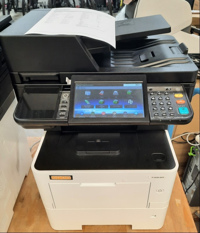 Utax P-4536i MFP, SN:R9G2933427, Inbetriebnahme 04/2023, Zähler laut Statusseite ca.3791, Ausdrucke gut, Tonerstand ca.40%,
1 Papierkassette, keine weiteren Tests durchgeführt, Gehäuse verschmutzt, Reinigung empfolen, keine Garantie auf Funktion ...