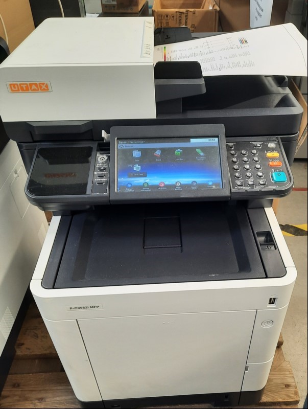 Utax P-C3562i MFP, SN:RC32Y05270, Inbetriebnahme 04/2023, Zähler laut Statusseite ca.1825 gesamt, Ausdrucke gut, Tonerstand über 50%, 1 Papierkassette, keine weiteren Tests durchgeführt, Gehäuse verschmutzt, Reinigung empfolen, keine Garantie auf ...