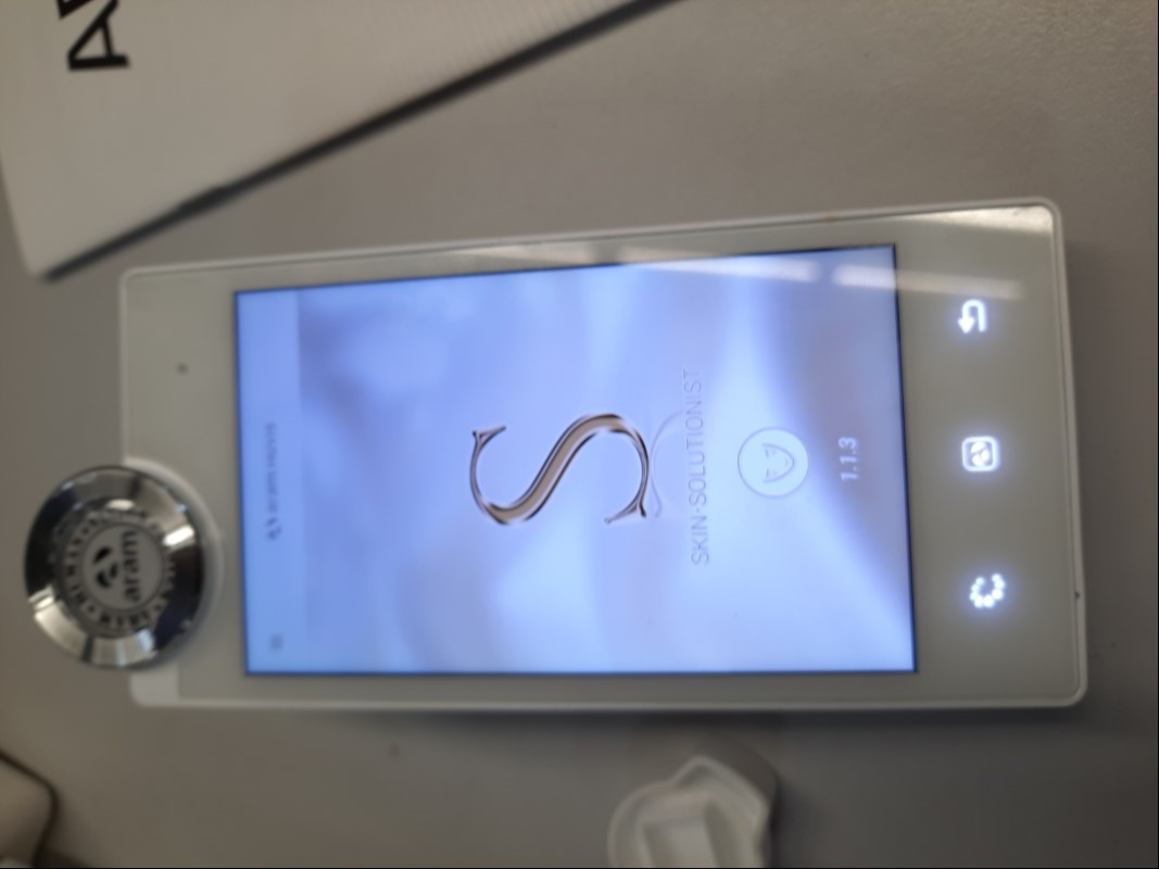 APM PRO 100 - Aramo Professional Microscope - Hautanalyse Kosmetikgerät, inkl. Netzteil, Standbasis und Zubehör, in OVP,siehe Bilder, nur elektrisch geprüft (Gerät lässt sich einschalten und bedienen, keine weiteren Tests durchgeführt), keine Gara...