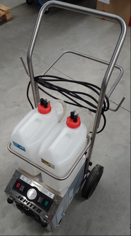 Trockendampfreiniger Jupiter PRO 3300W auf Rollen, mit 2 abnehmbaren Tanks (2x 10L) und Sauger, Set scheint unvollständig zu sein! Lieferumfang siehe Bilder! (ID=V04-00)