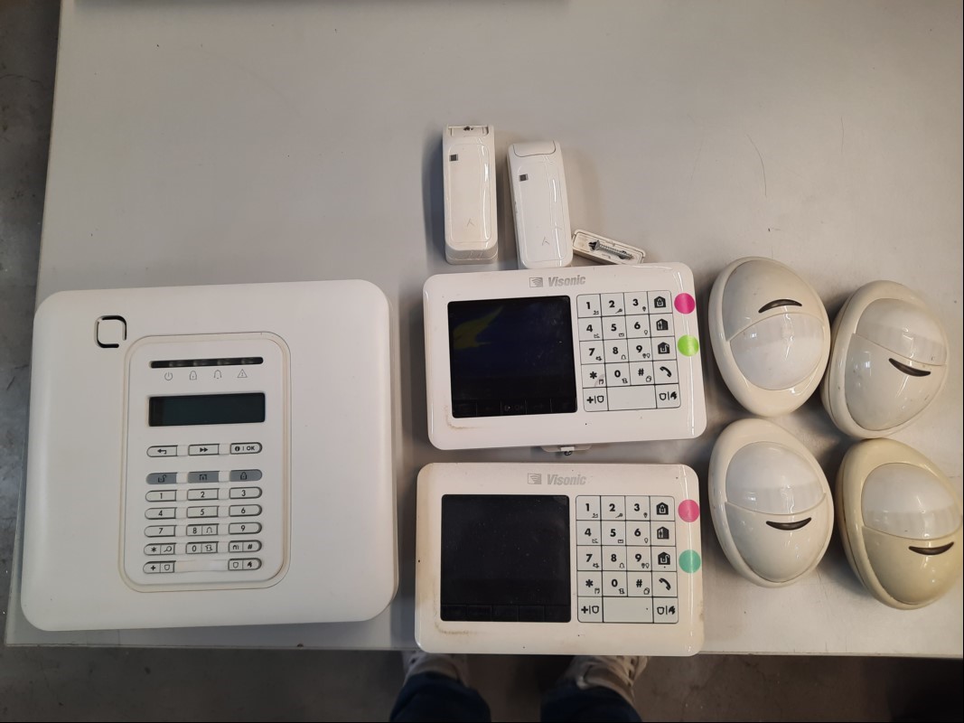 Teile aus Alarmanlage Visonic PowerMaster, siehe Bilder, ungeprüft, keine Garantie auf Funktion und Vollständigkeit (ID=V16-93)