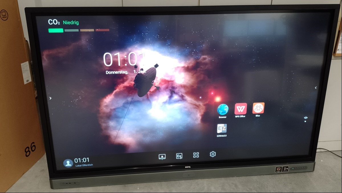 218cm (86") BenQ RP8601K Display Interactive Flat Panel mit 3840 x 2160 Pixel UHD 4K Auflösung (20 Punkte Multitouch), Eingänge: 1x Displayport, 1x VGA, 3x HDMI, 6x USB-A, Displayport, HDMI, USB-A, VGA, Seriennummer: EIY8K0007802E, Display ließ si...