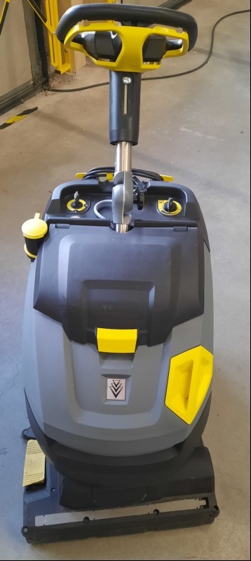 Kärcher  BR 45/22 C Bp Pack, SN: 014052, Inbetriebnahme 10.2024, elektrisch gepüft, guter Zustand mit normalen Gebrauchsspuren,  Reinigung empfohlen, keine weiteren Tests durchgeführt, keine Garantie auf Vollständigkeit und Funktionen, alle Angabe...