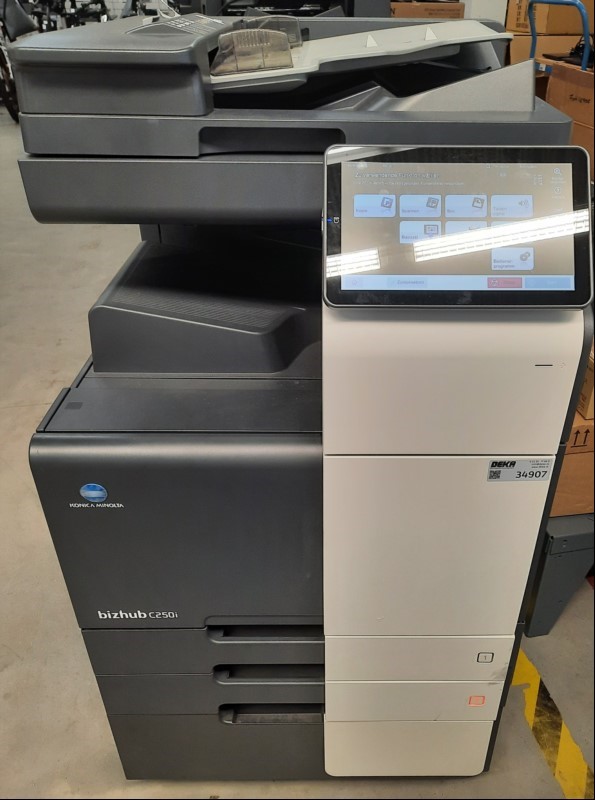 Konica Minolta bizhub C250i, SN:AA2M021109089, 2 Papierkassetten, Unterschrank, Gerät verschmutzt, Abschürfungen am Gehäuse, Datenlöschung durchgeführt, Wartung und Service empfohlen, Gedruckte Seiten ca 73187 Testseiten gedruckt, Ausdrucke gut, T...