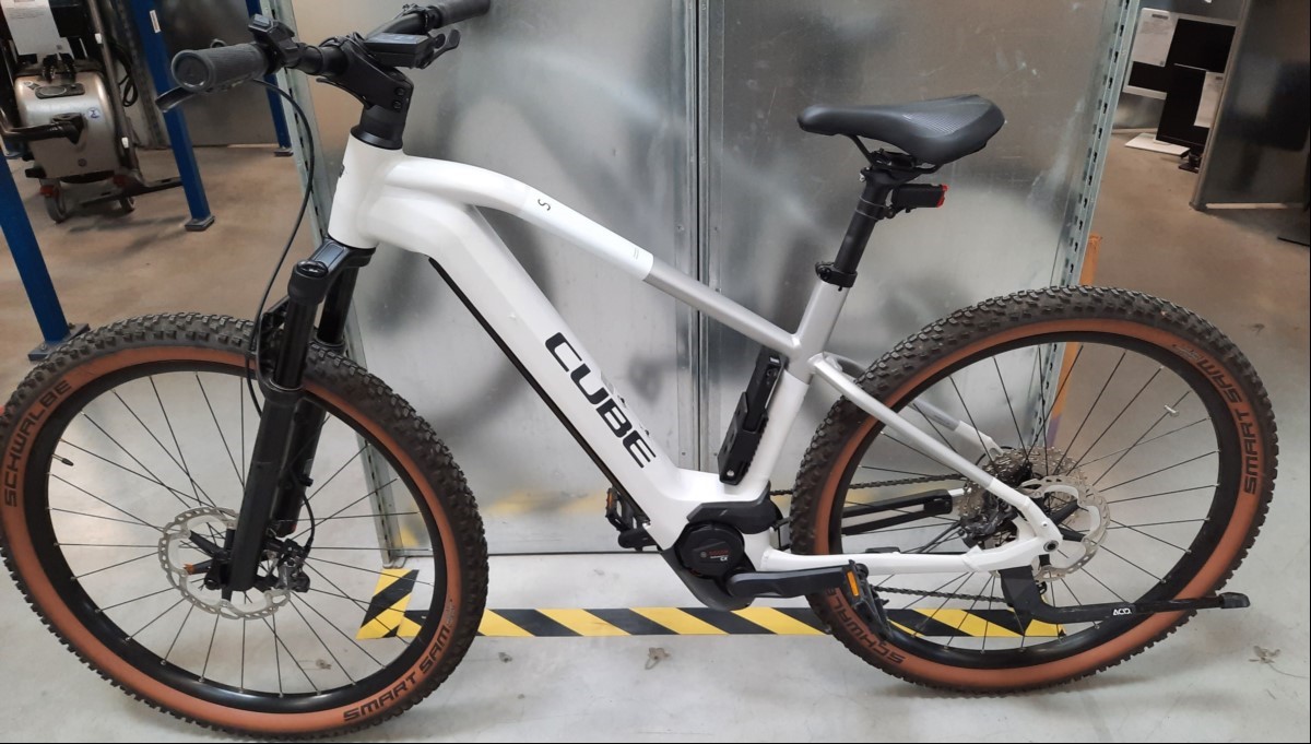 Cube Reaction Hybrid SLT 750, Farbe: silver’n’cream, Rahmen: Aluminium Superlite, Rahmengröße: XL, Reifengröße: 29", Bereifung: Schwalbe, Federgabel: Fox, Motor: Bosch Mittelmotor Performance Line CX, Akku: Bosch PowerTube 750, Display: Bosch Kiox...