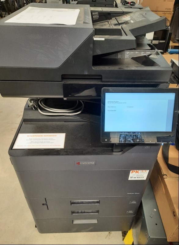 Kyocera TASKalfa 3554ci, SN:H562119175, 2 Papierkassetten,optisch guter Zustand, Zähler gesamt: ca. 79733 laut Statusseite, Tonerstand bk ca. 10%,color je ca. 50%, Ausdrucke gut, Reinigung und Service empfohlen, keine Garantie auf Funktion und Vol...