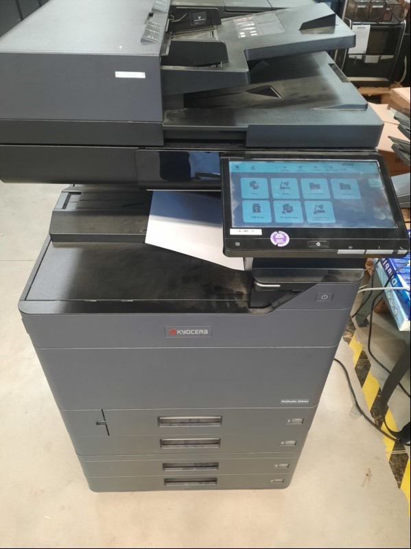 Kyocera TASKalfa 3554ci, SN: H563153199, 4 Papierkassetten, optisch gebrauchter Zustand, Abschürfungen am Gehäuse, Klebereste am Gehäuse, Zähler gesamt: ca.10014 laut Statusseite,  Ausdrucke gut, Reinigung und Service empfohlen, Inbetriebnahme 06....