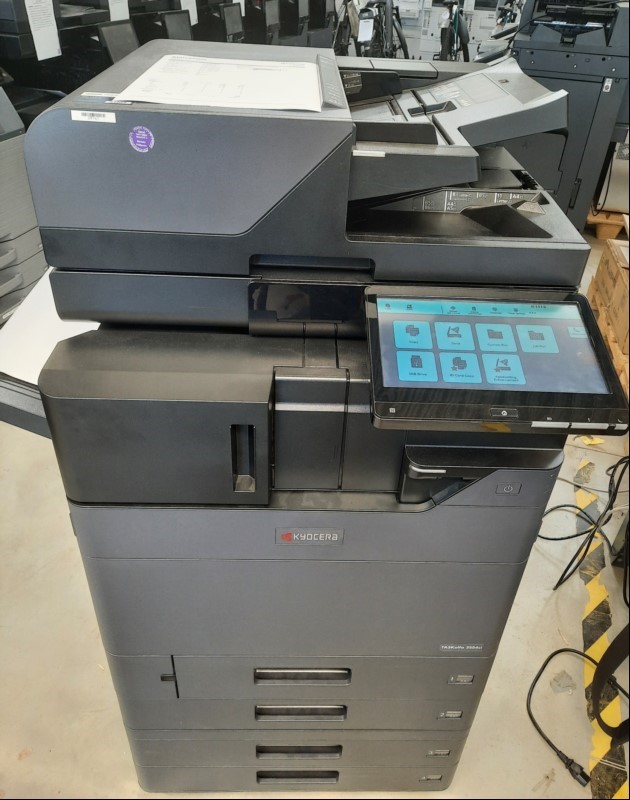 Kyocera TASKalfa 3554ci, SN: H563361201, 4 Papierkassetten, Duplex-Scanner DP 7160, interner Finisher, optisch guter gebrauchter Zustand, Verschmutzungen am Gehäuse, Klebereste am Gehäuse, Zähler gesamt: ca.50135 laut Statusseite,  Ausdrucke gut, ...