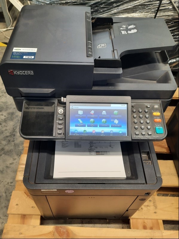 Kyocera TASKalfa 352ci, SN: RUY3334611, optisch gebrauchter Zustand, Abschürfungen am Gehäuse, Klebereste am Gehäuse, Zähler gesamt: ca.6254 laut Statusseite,  Ausdrucke ok, Reinigung und Service empfohlen, Inbetriebnahme 06.2023, keine Garantie a...