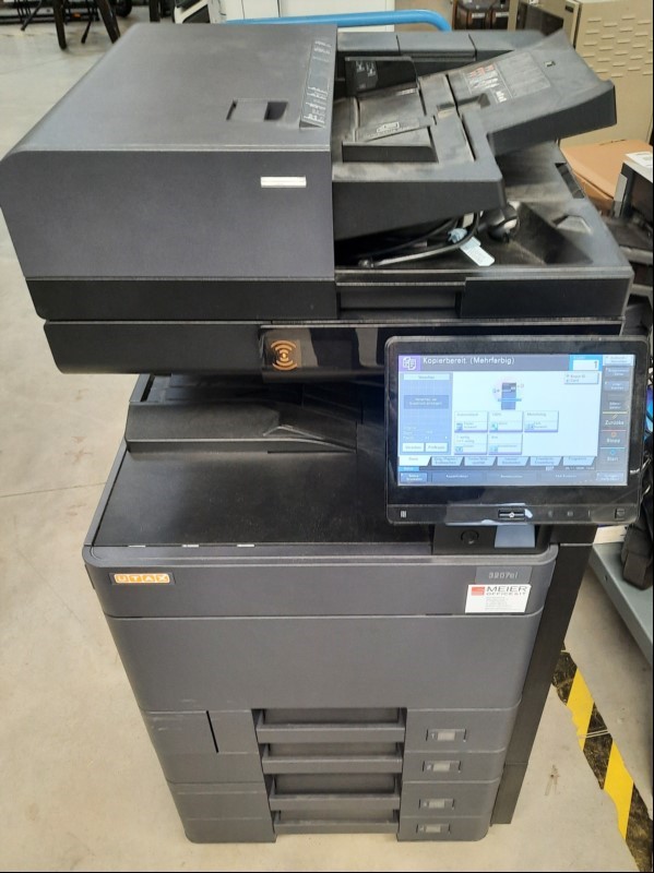 Utax 3207ciSN: RGS0109626, 2 Papierfächer, Zähler:67339 gesamt, optisch guter Zustand, Ausdrucke gut, Wartung und Service empfohlen, keine weiteren Tests durchgeführt, keine Garantie auf Vollständigkeit und Funktion, KEIN VERSAND, KEIN VERPACKEN M...