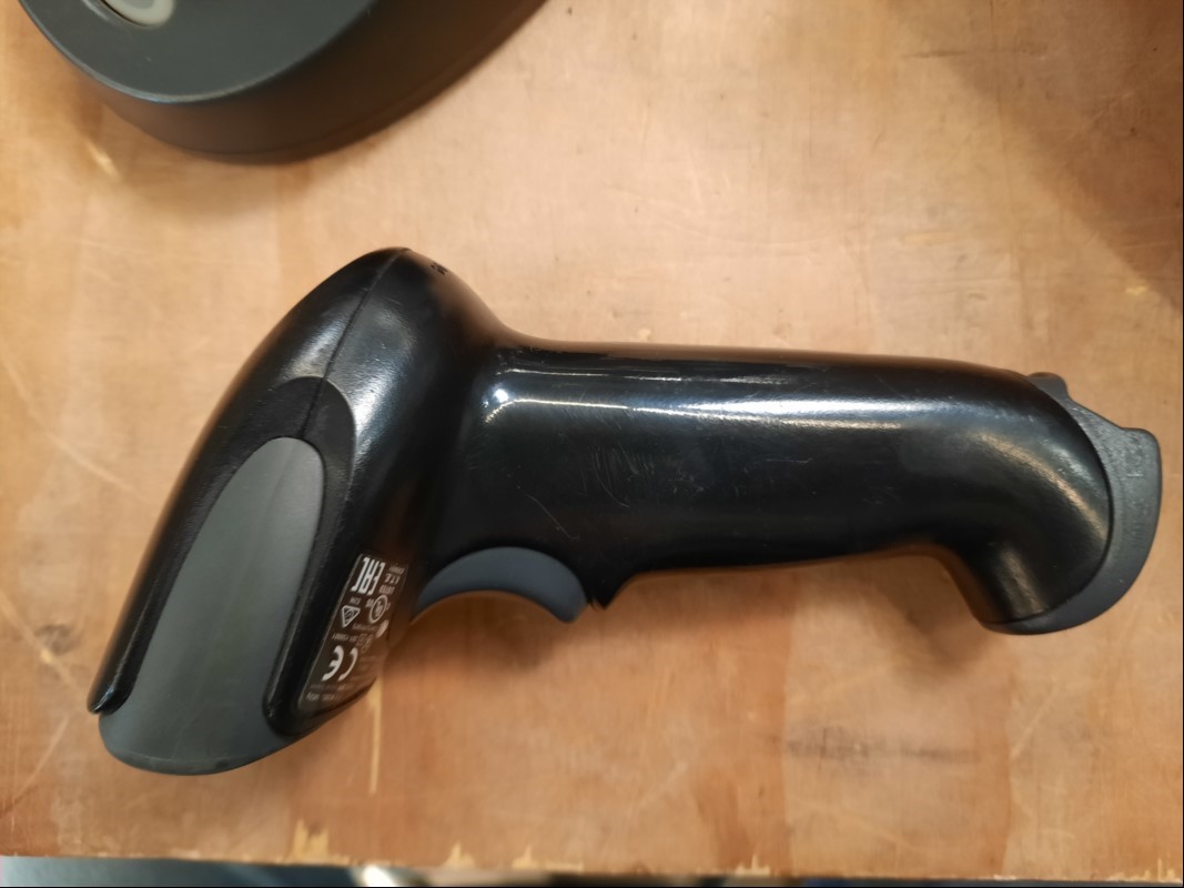 Teile aus Diebold-Nixdorf Kassensystem mit Beetle MIII Computerkasse, Kundendisplay, Bondrucker, Handscanner und Kassenlade(mit einem Schlüssel), siehe Bsp.- Bilder, komplett ungeprüft, keine Garantie auf Funktion und Vollständigkeit (ID=V11-72)