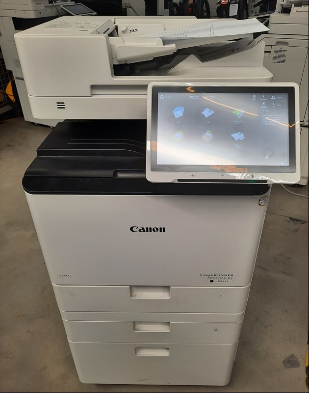 Canon iR ADV DX C257i, SN:2ER04145, 2 Papierfächer, Unterschrank, Faxkarte  Seitenanzahl109:52883, 124: 37776 laut Zählerliste, Ausdrucke grauer Untergrund, Trommel bk verbraucht, Reinigung und Service notwendig, keine weiteren Tests durchgeführt ...