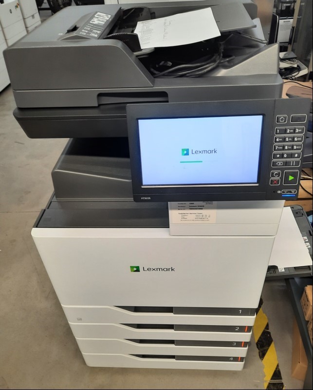 LEXMARK XC9235dte  inkl. Zubehör,  4 Papierfächer, Toner: c,m,y,bk= ca. 60%, Zähler: gesamt 214556, optisch gebrauchter  Zustand mit Verschmutzungen und Abschürfungen am Gehäuse, elektrisch geprüft Testausdrucke gut, Datenlöschung durchgeführt,  k...