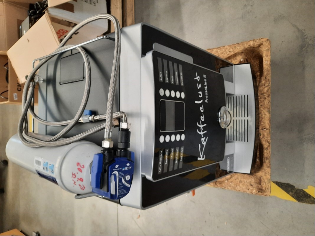 Kaffeeautomat PressoLine 280 mit Purity C300 Quell ST filtersystem (ungeprüft), 1x Schlüssel, siehe Bilder, Gerät nur elektrisch geprüft (lässst sich einschalten, keine weiteren Tests durchgeführt), keine Garantie auf Funktion und Vollständigkeit ...