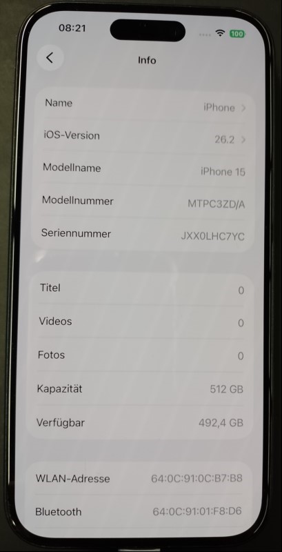 Apple iPhone 15 512GB schwarz (MTPC3ZD/A) mit 15,5cm (6,1 Zoll) Super Retina XDR OLED Display mit 2556 x 1179 Pixel, iOS 26.2, Apple A16 Bionik-Prozessor, 6 GB RAM, 512 GB interner Speicher, WLAN, Bluetooth 5.0, Dual-SIM (eSIM, Nano-SIM), Seriennu...