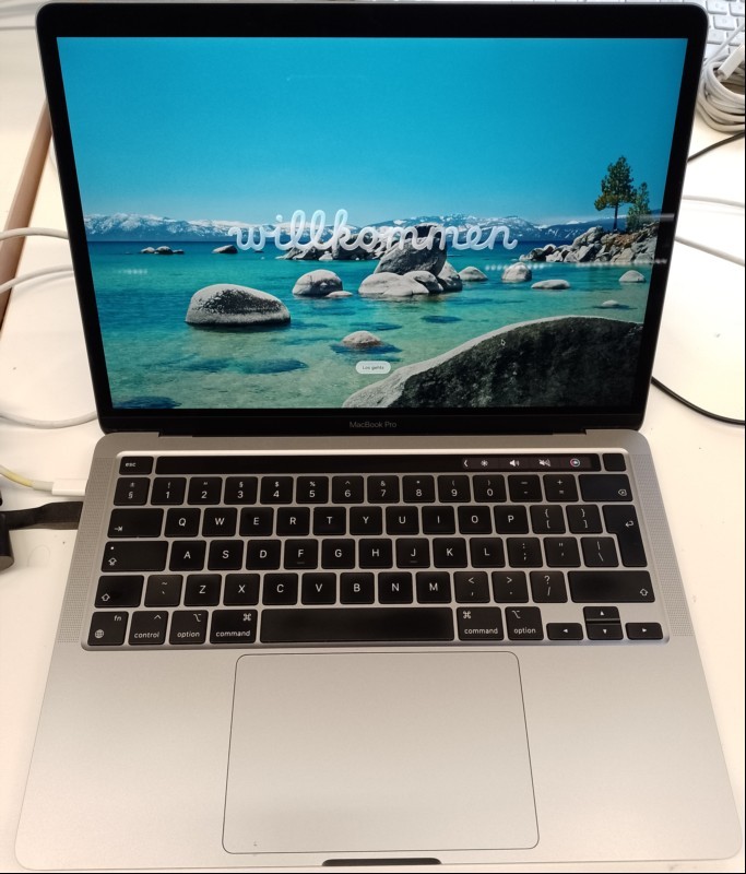 Apple MacBook Pro \'\'M2\'\' 13.3 Retina silber (Mac14,7 - 2022) mit Apple M2 8-Core Prozessor, 16 GB LPDDR5 RAM, Display: 33 cm (13,3\'\') Liquid Retina (Auflösung 2560 x 1600), 1 TB SSD Apple AP1024Z, AirPort 802.11ax (Wi-Fi 6) und Bluetooth 5.0, Appl...