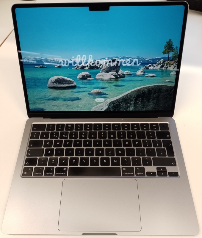 Apple MacBook Air M2 (Z15T00122D/A- 2022 - Mac14,2) space grau mit Apple M2 8-Core CPU, 16 GB LPDDR5 RAM, 34,46 cm (13,6") Liquid Retina Display (Auflösung 2560 x 1664), 512 GB APPLE SSD AP0512Z, 2x Thunderbolt3/USB4 Anschluss (USB-C), 1x MagSafe,...