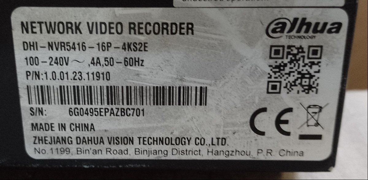 Videoüberwachung bestehend aus Dahua 16 Kanal Recorder -Gehäuse verbogen -oben, 4 x Außenkamera, 4 x Dom Kamera, alles ungeprüft - keine Garantie auf Funktion und Vollständigkeit (ID=V11-12)