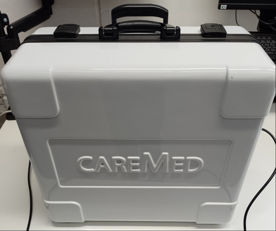 CareMed PodoCase Koffersystem-Set bestehend aus Rollkoffer, PodoMed Pro Fußpflegegerät mit Handstück und Schlauch, ohne weiteres Zubehör, Seriennummer: 5421620511, Baujahr: 02.2021, Gerät nur elektrisch nicht auf Funktion geprüft! (ID=V02-01)